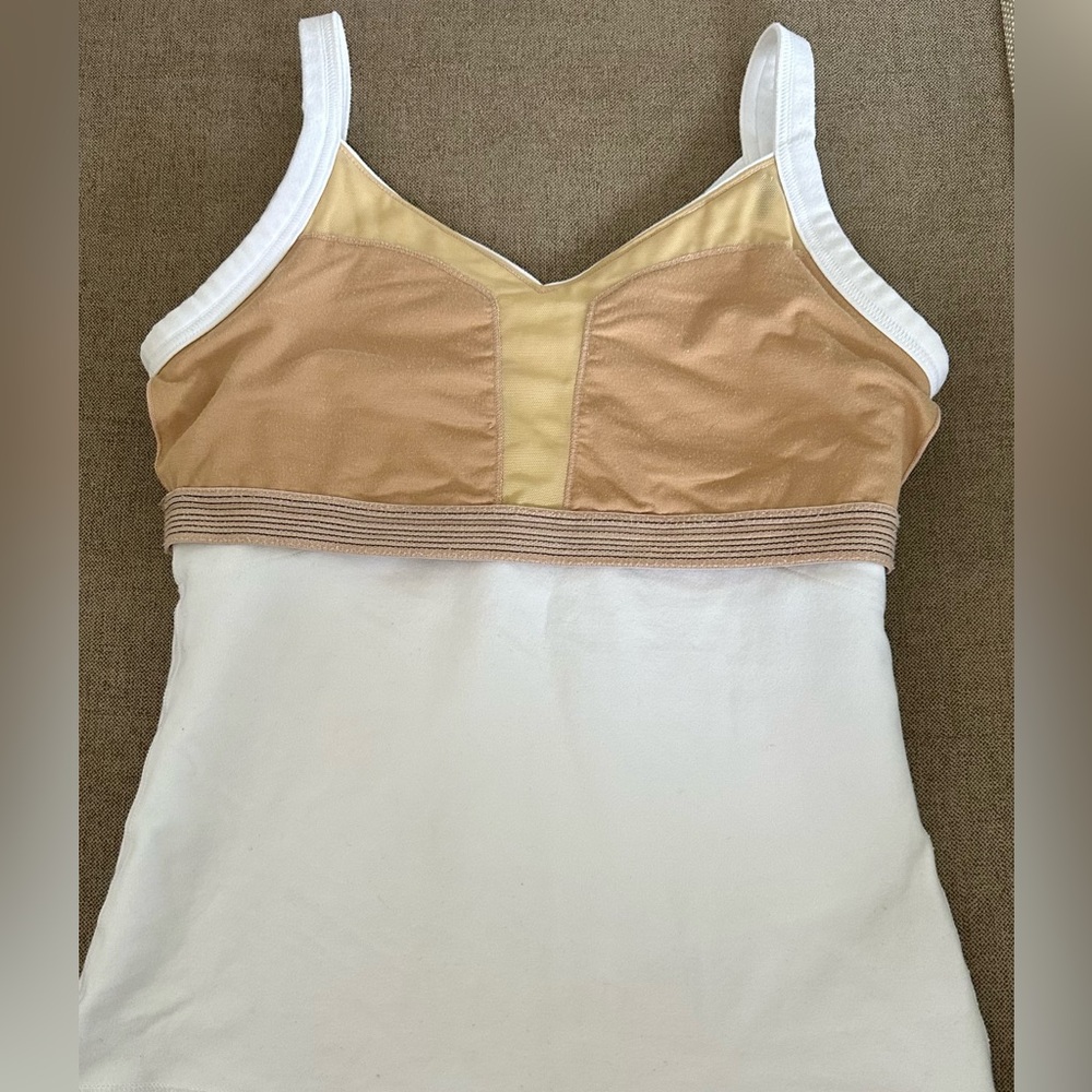 Lululemon workout top size 6 - Picture 3 of 6